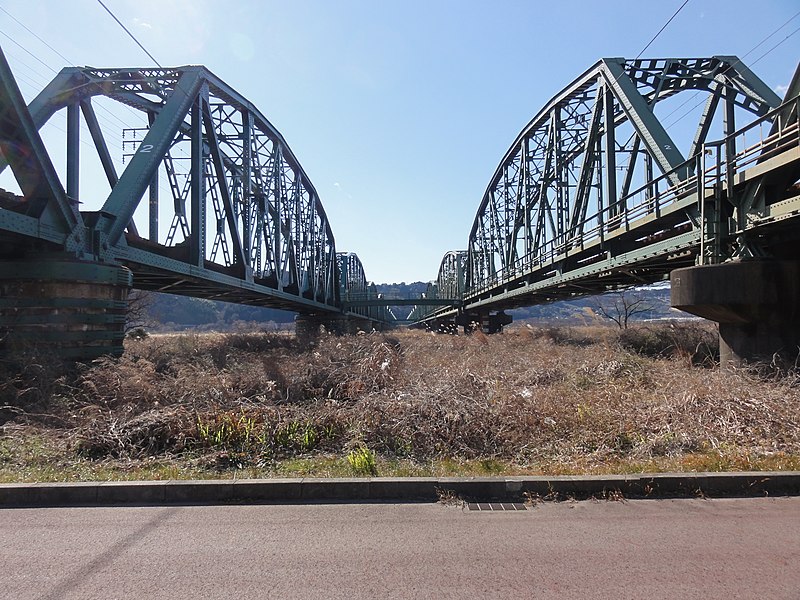 ファイル:Tokaido Oi bridge.JPG