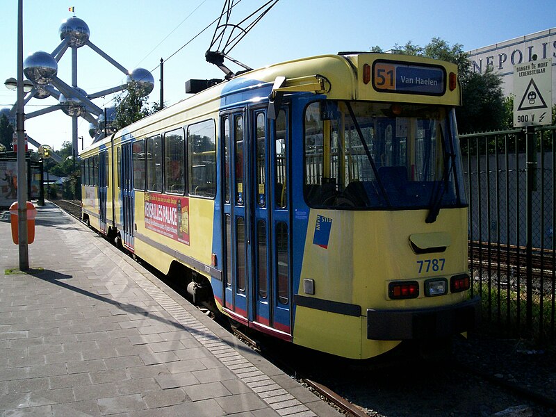 File:TramBrussels ligne51 Heysel.JPG