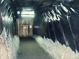 Turda Salt Mine A real museum of salt mining in Transylvania - panoramio (3).jpg