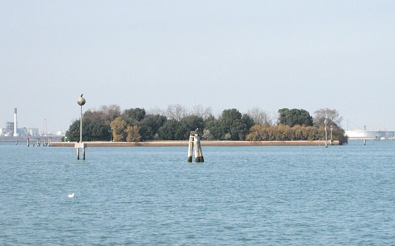 File:Venezia - Isola di Trezze.jpg