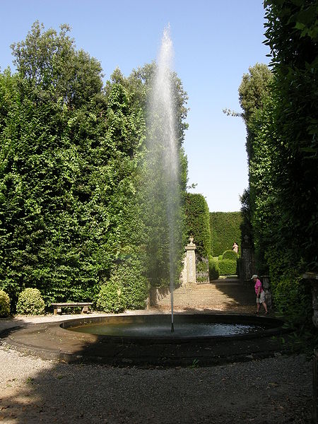 File:Villa reale di marlia, fontana a spruzzo 02.JPG