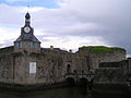 Concarneau : les remparts et l'entrée de la "Ville close", avec la Tour de l'Horloge