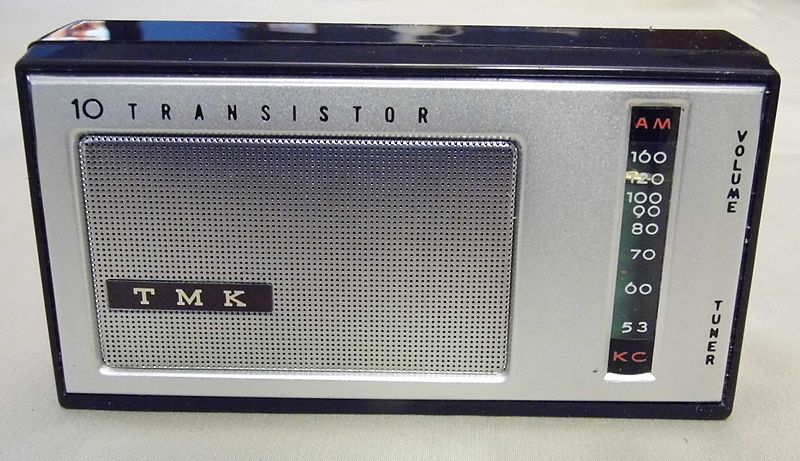 File:Vintage TMK 10-Transistor AM Radio (No Model Number), Reverse Paint Sliderule Dial, Made in Japan (8507489229).jpg