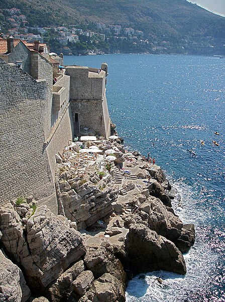 File:Walls of Dubrovnik-8.jpg