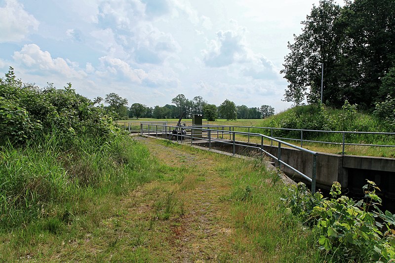 File:Weener - Schützenstraße - Wehr 07 ies.jpg