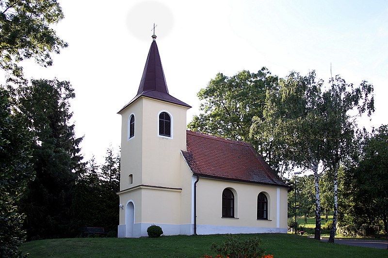 File:Weiden bei Rechnitz - Mönchmeierhof, Filialkapelle Mariae Namen (01).jpg