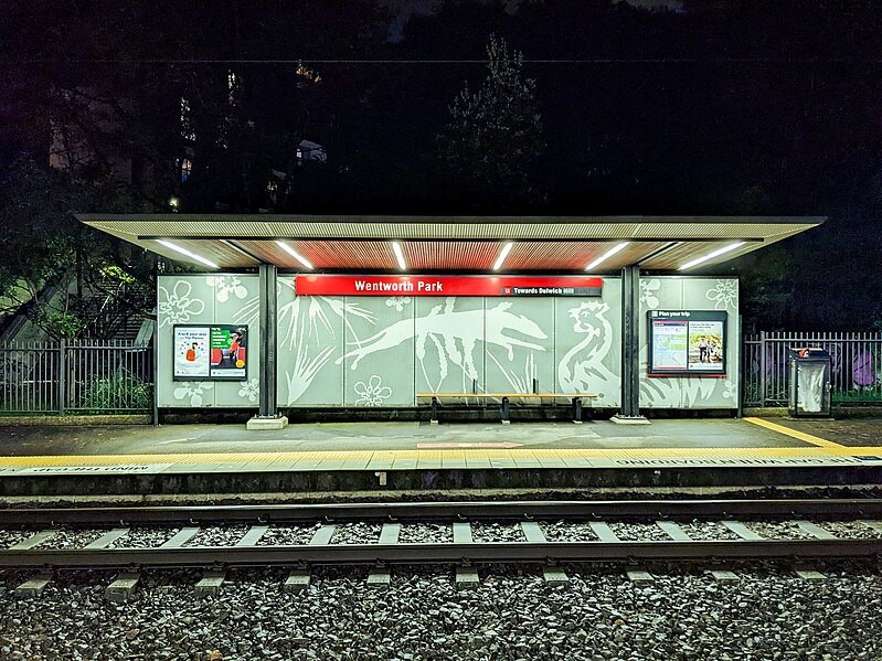 File:Wentworth Park Lightrail Station.jpg