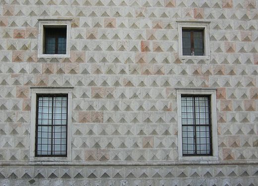 4 windows, palazzo Diamanti, Ferrara