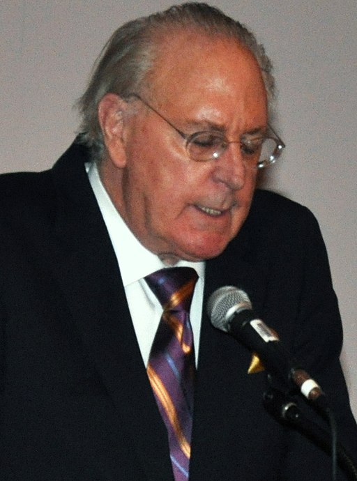 Winston Groom (cropped)