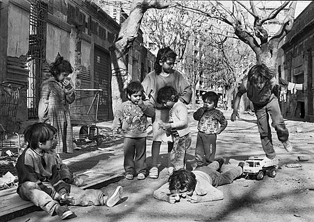 Children living in the street, Valencia, 1993.