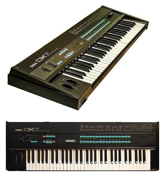 File:Yamaha DX7 synthesizer - combined image with diagonal and top views.jpg