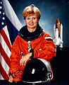เยเลน่า คอนดาโคว่า เป็นนักบินอวกาศหญิงคนแรกของรัสเซีย