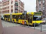 Nyare Neoplan N4021 i trafik i Katowice.