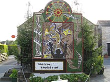 Well dressing at the conduit, 2008 Youlgreave Well Dressing at the Fountain Well - geograph.org.uk - 2524897.jpg