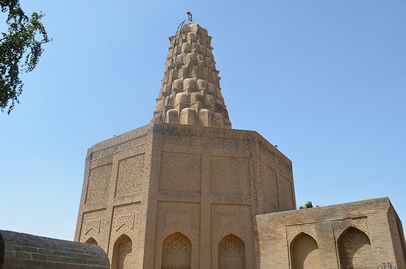 File:Zubaida tomb.JPG