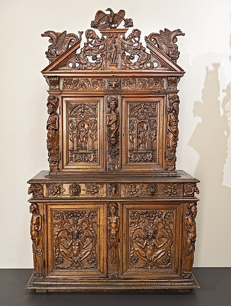 File:(Toulouse) Musée Paul-Dupuy - Armoire à deux corps à décors maniéristes 1610.jpg