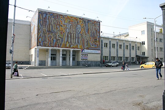 Кинотеатр белорецк. Дворец Металлургов Белорецк. Городской дворец культуры Белорецк. Дворец культуры Белорецк Республика Башкортостан. Достопримечательности города Белорецка дворец культуры.