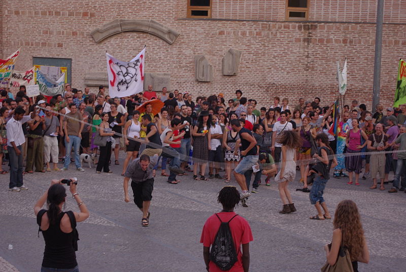 File:15-M Orgullo31.JPG