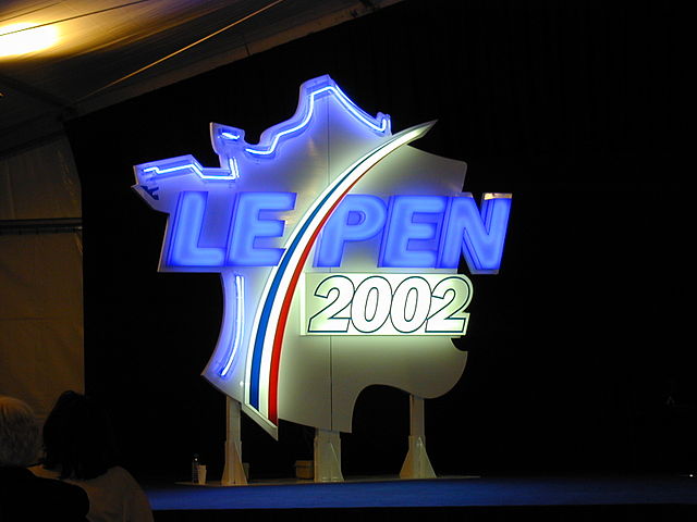 Logo for Le Pen's 2002 presidential campaign