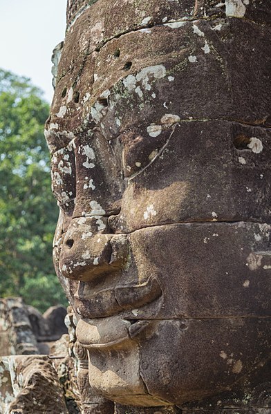 File:2016 Angkor, Angkor Thom, Bajon (35).jpg