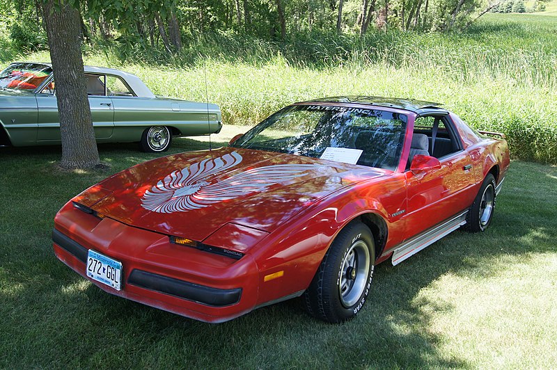 File:87 Pontiac Firebird (9456505362).jpg