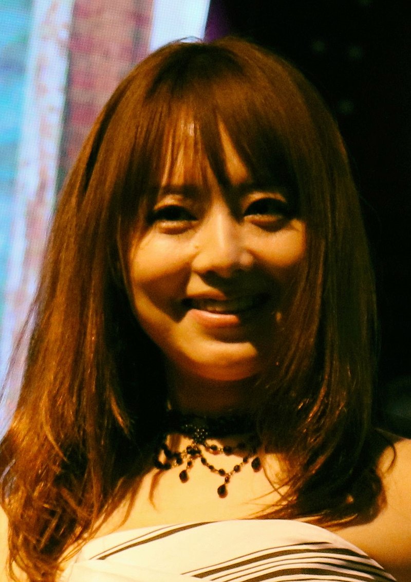 Akiho Yoshizawa - Wikipedia