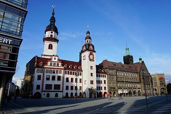 Altes und Neues Rathaus am Chemnitzer Marktplatz 2015.jpg