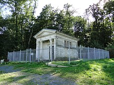 Das Mausoleum oberhalb von Lockwitz
