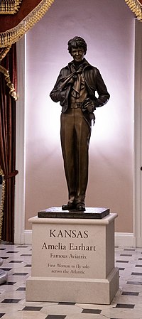 Amelia Earhart Statue by Mark and George Lundeen.jpg