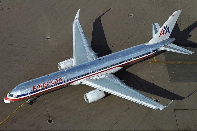A Boeing 757-200 similar to U.S. Airways flight 808, which was theorized to be the source of the contrail