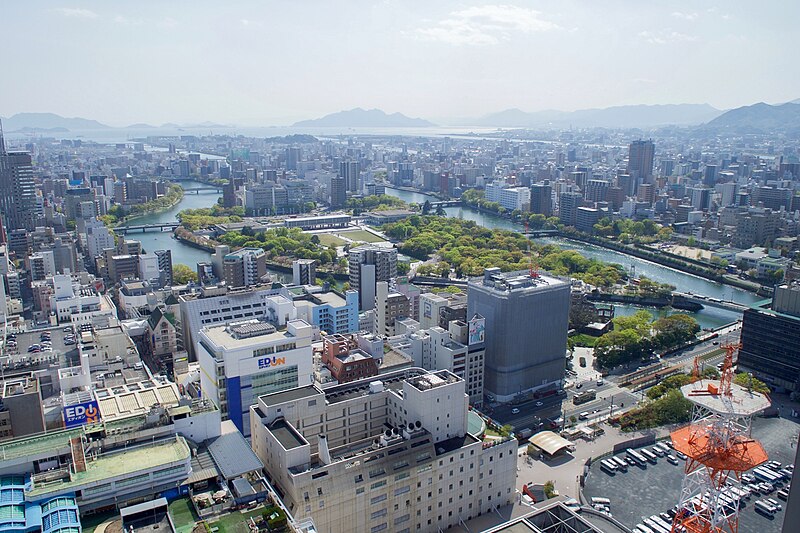 File:An Overview of Hiroshima and the Hiroshima Memorial Peace Park as Seen From a Hotel Rooftop as Secretary Kerry Visited the City (26370244825).jpg