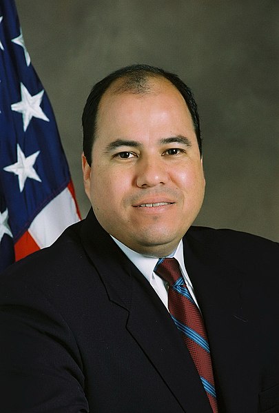 File:Armando Falcon, Jr. Director of Office of Federal Housing Enterprise Oversight Official Portrait.jpg