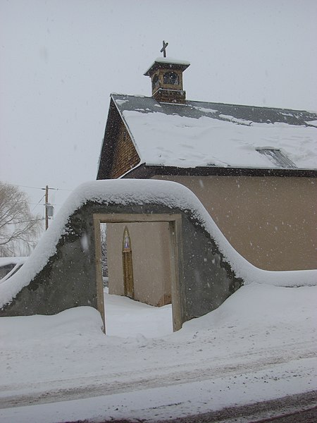 File:Arroyo Hondo church.jpg