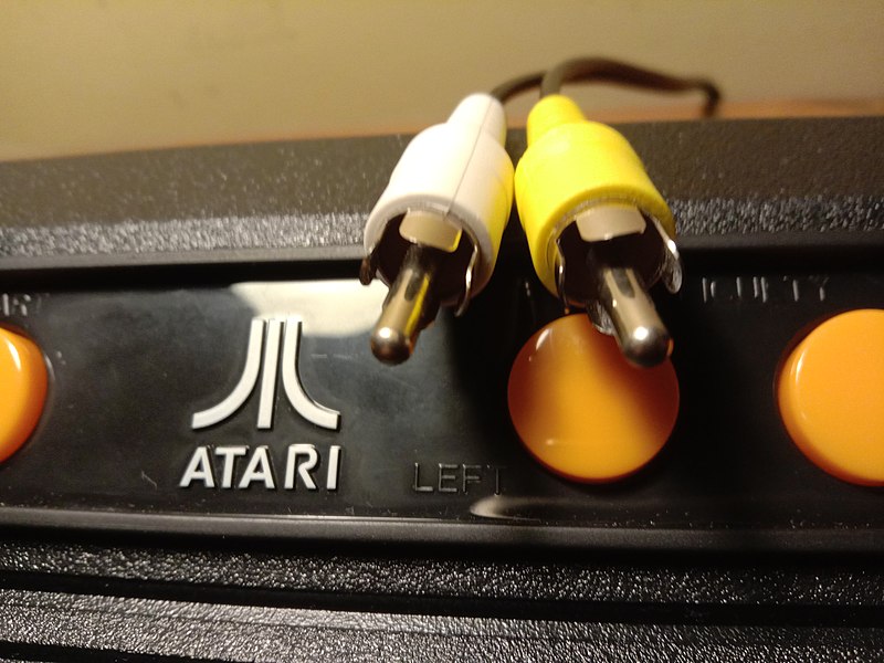 File:Atari Flashback RCA Cable.jpg