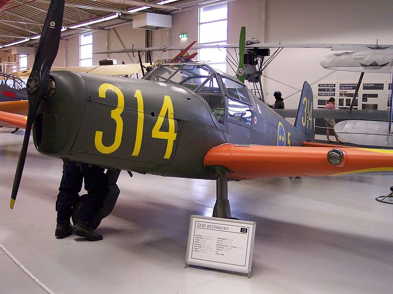 File:Bücker Bü 181 Bestmann aka SK25-2.jpg