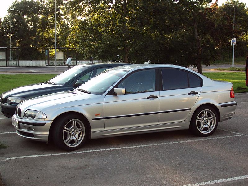 File:BMW 318i (4983061435).jpg