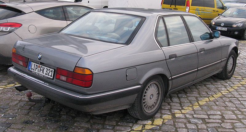 File:BMW 7 Series E32 (6866342965).jpg