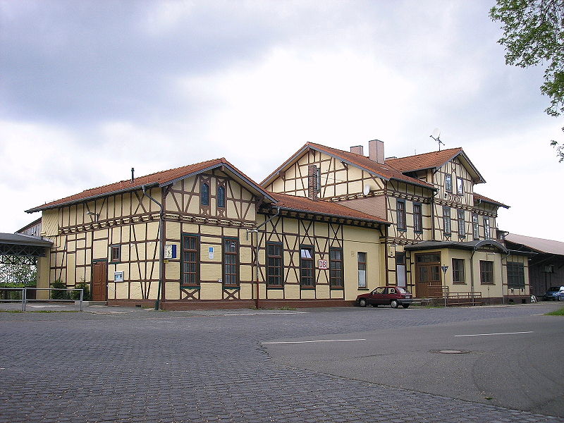 File:Bahnhof Ohrdruf.JPG