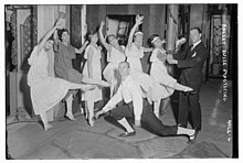 Performers from the Ballets Russes, c. late 1910s Ballet Russe practicing LOC 15100925010.jpg