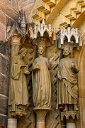 Cunegunda y Enrique II en la portada de Adán de la catedral.