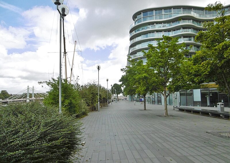 File:Battersea, Thames Path - geograph.org.uk - 5085615.jpg