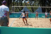 Deutsch: Beachvolleyball bei den Olympischen Jugendspielen 2018; Tag 8, 14. Oktober 2018; Mädchen, Achtelfinale – Mexiko-China 0:2 (15–21/16–21) English: Beach volleyball at the 2018 Summer Youth Olympics at 14 October 2018 – Girls Round of 16 – Mexico-China 0:2 (15–21/16–21)