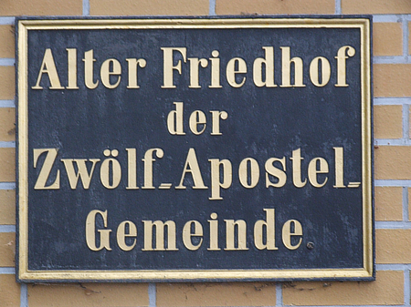 BerlinEingangsschild12ApostelGemeinde