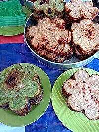 Wadai Bingka nang biasanya rancak dijual di banua Banjar babantuk kambang