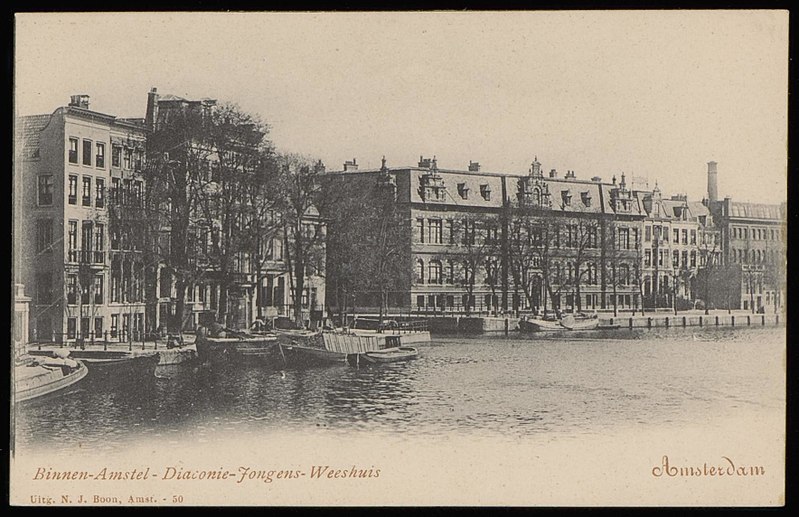 File:Binnen Amstel, geheel links de Groenburgwal en Staalkade.jpg