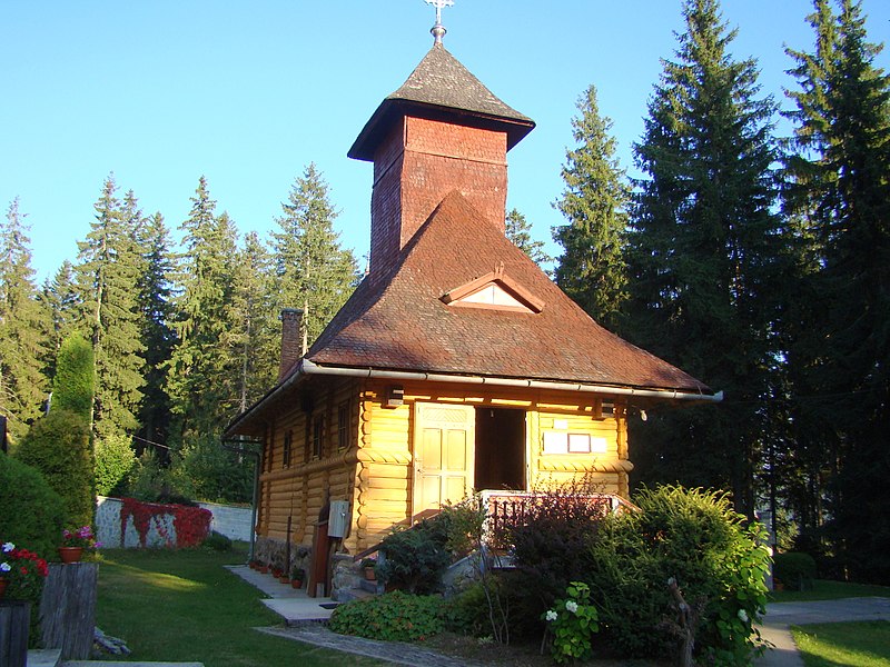 File:Biserica de lemn de la Schitul Păltiniș (1).jpg