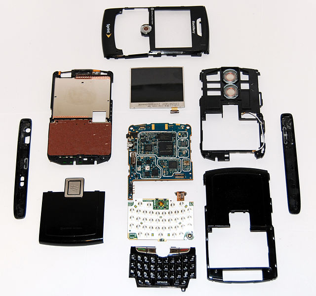 File:BlackBerry 8830 disassembled.jpg