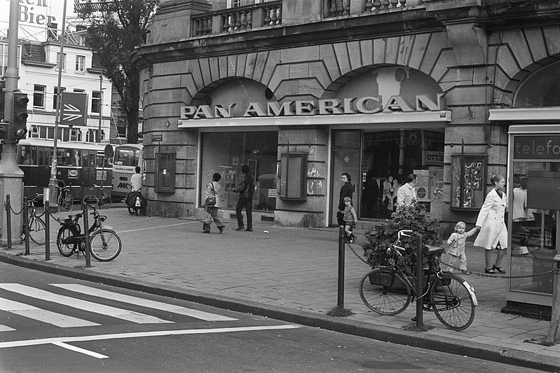 File:Bommeldingen bij zes Amerikaanse bedrijven in Amsterdam, exterieur Pan American , Bestanddeelnr 925-8354.jpg