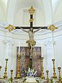 Il crocifisso sull'altare maggiore dell'abbazia di Sant'Andrea di Borzone, Borzonasca, Liguria, Italia