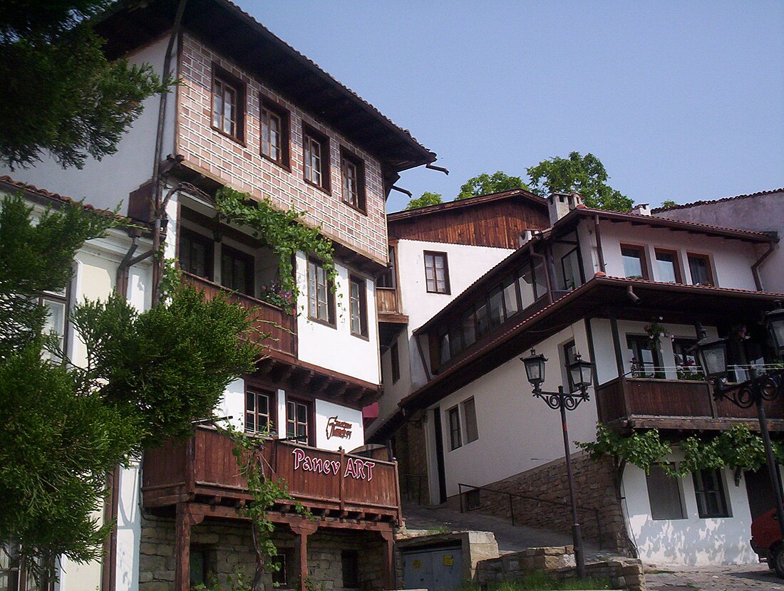 File:Bulgaria Veliko Turnovo 01.jpg